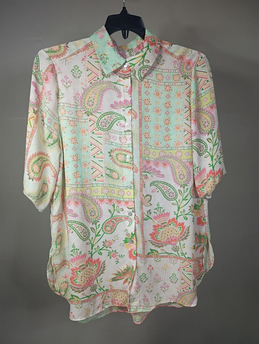 Printed Short-Sleeve Button-Up Shirt in Pastel Floral